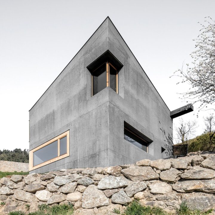 Альпийский дом из бетона от архитектора Андреаса Грубера