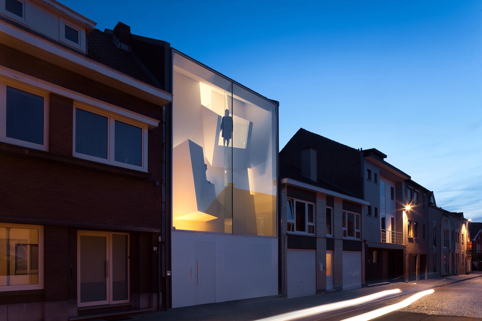 Жилой дом в Бельгии как световая инсталляция