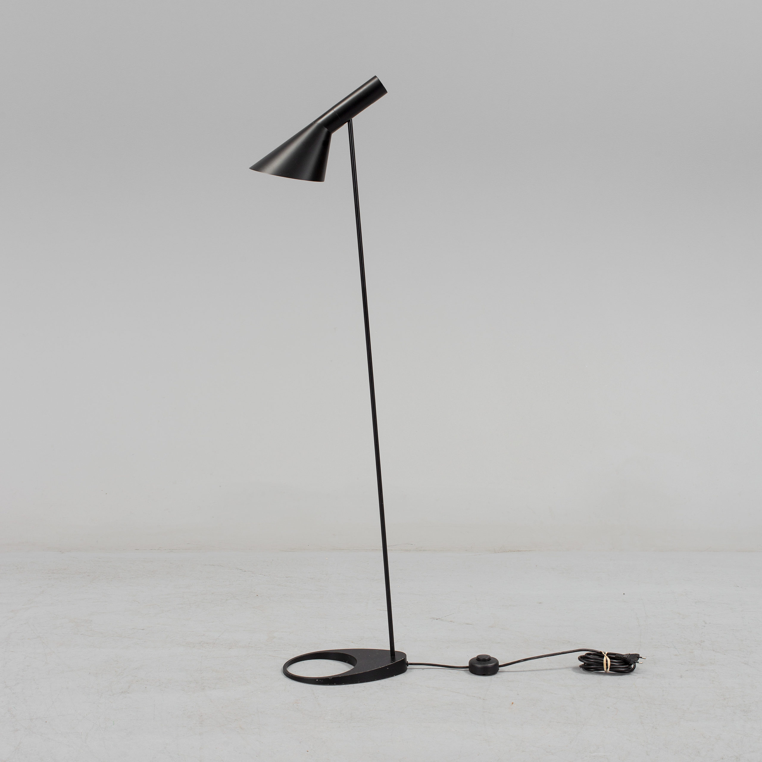 Необычная мебель: Arne Jacobsen Table Lamp